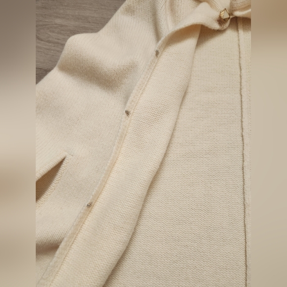 Ralph Lauren Purple Label Cream Cape - Picture 6 of 6